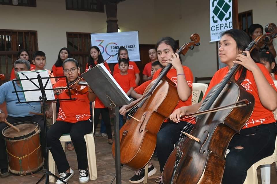 Orquestas de música de San Ignacio de Velasco reciben instrumentos